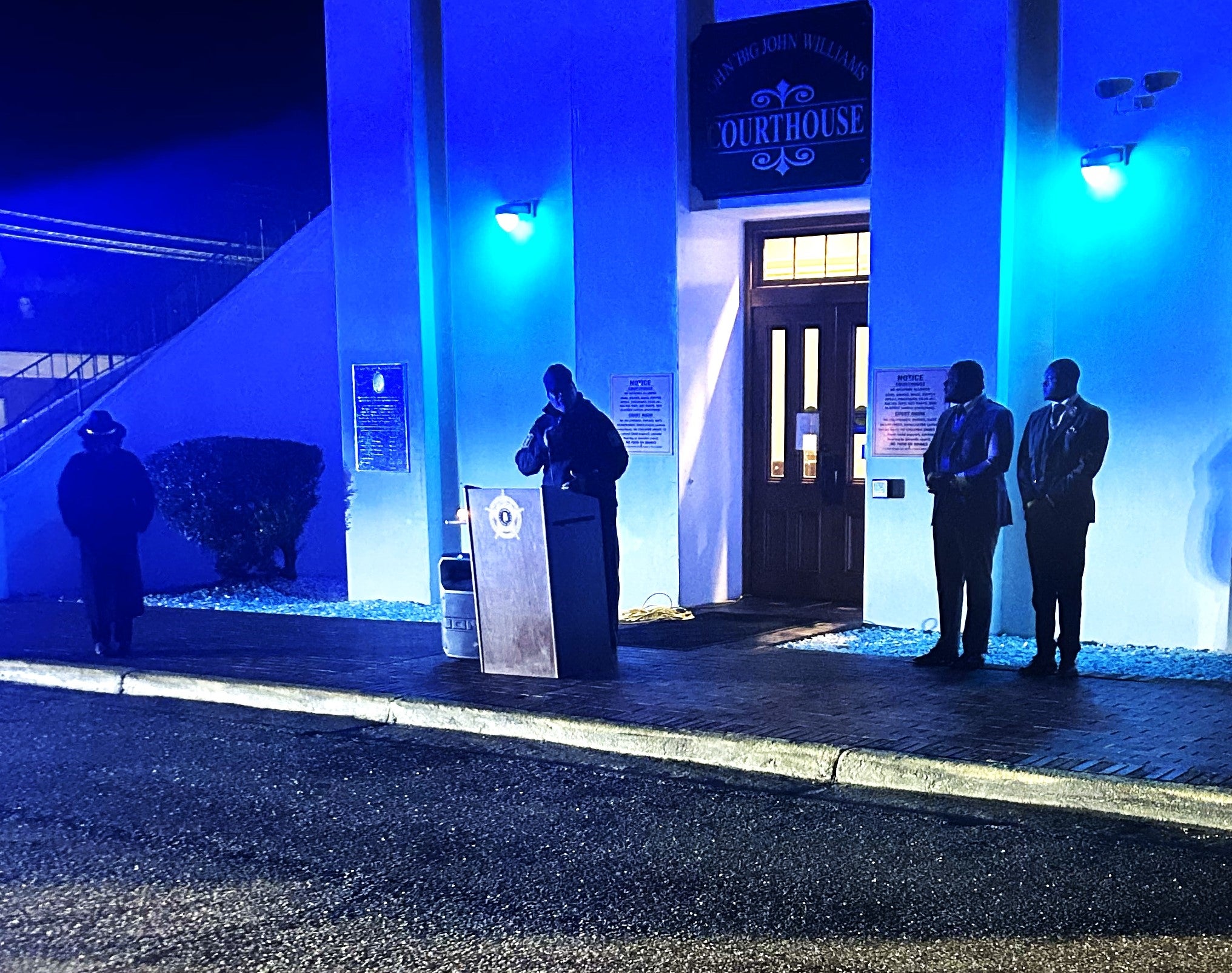 Lowndes Residents Honor Late Sheriff “big John” With Candlelight Vigil Lowndes Signal